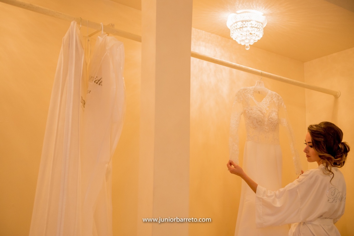 The Ancient Spanish Monastery, casamento em miami, wedding in miami, destination wedding, Bride, dress