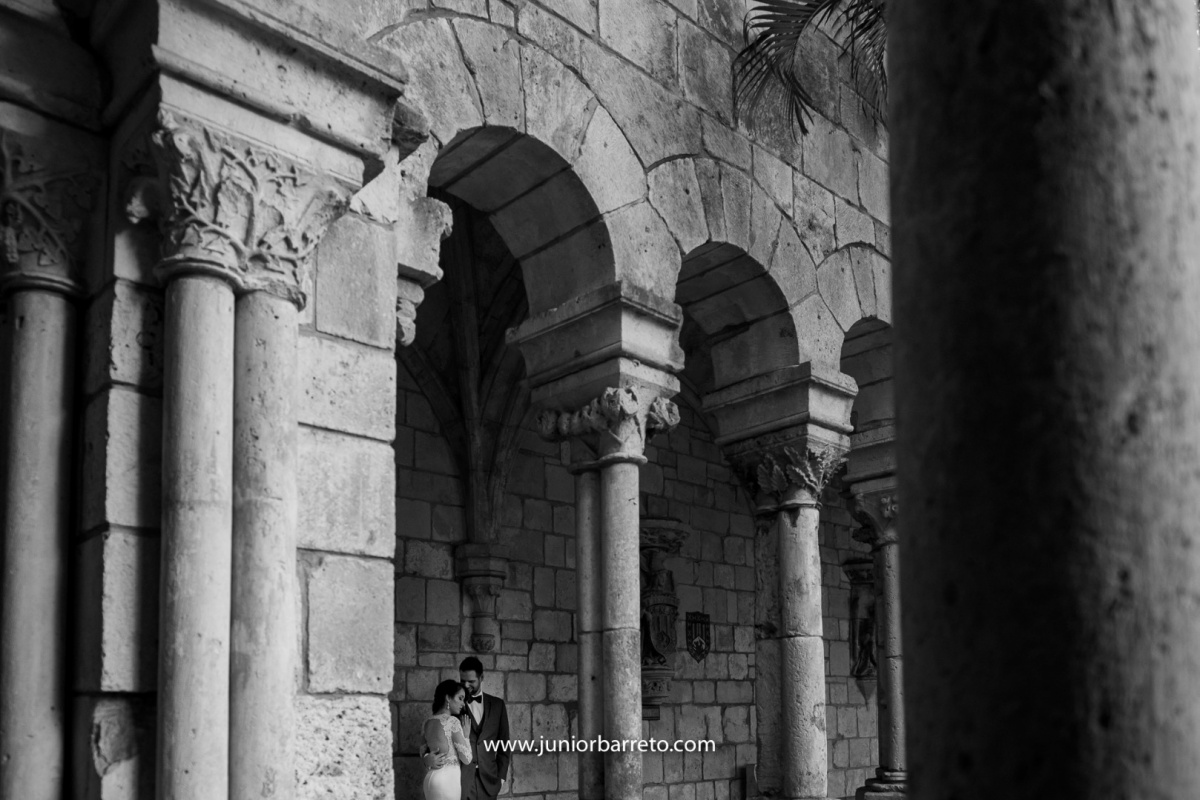 The Ancient Spanish Monastery, casamento em miami, wedding in miami, destination wedding, Bride, dress, dama da honra, daminha, sapato da noiva, sandalia da noiva, irmã da noiva, padrinhos do noivo, padrinhos, perfume da noiva, madrinhas da noiva, pai do