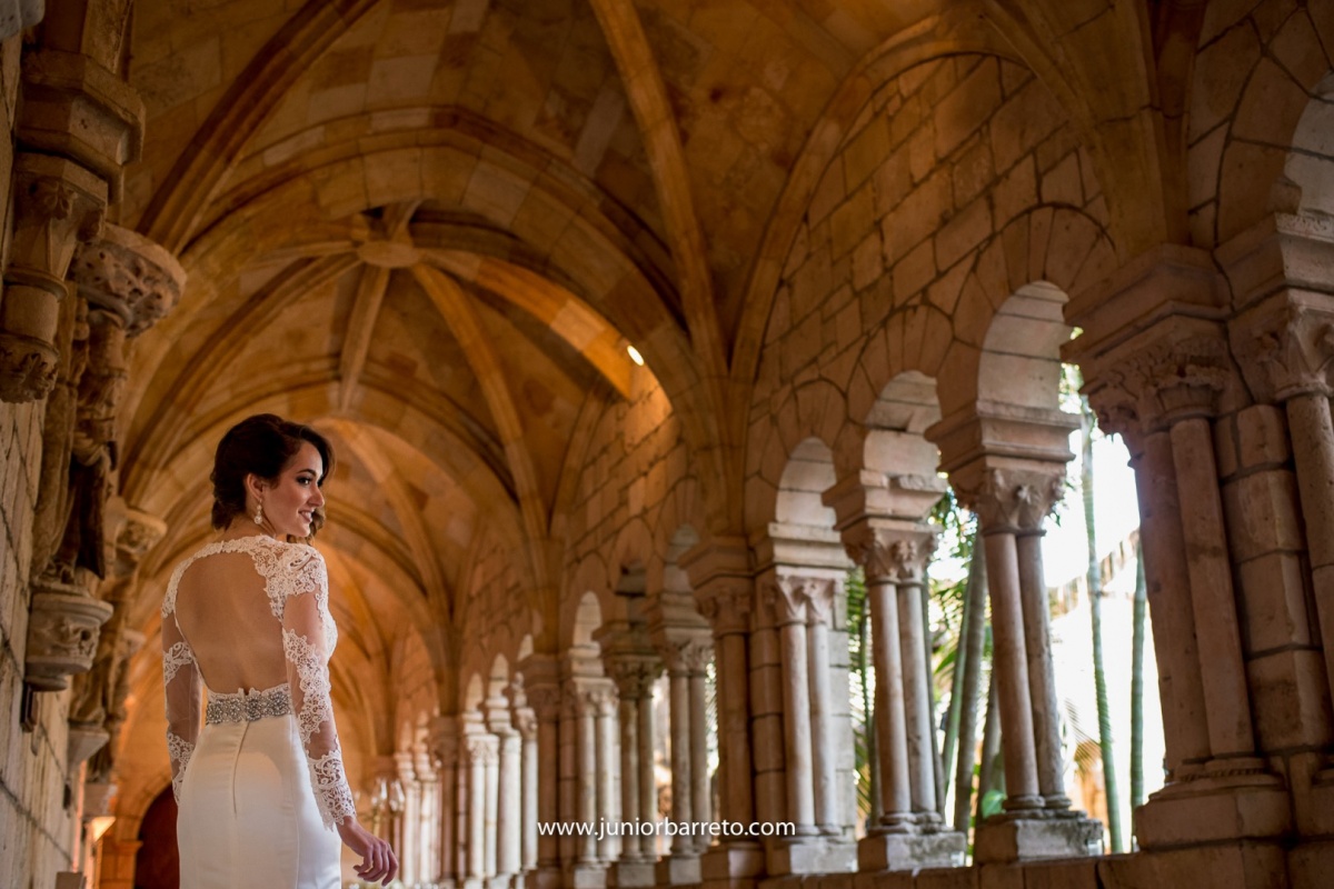 The Ancient Spanish Monastery, casamento em miami, wedding in miami, destination wedding, Bride, dress, dama da honra, daminha, sapato da noiva, sandalia da noiva, irmã da noiva, padrinhos do noivo, padrinhos, perfume da noiva, madrinhas da noiva, pai do
