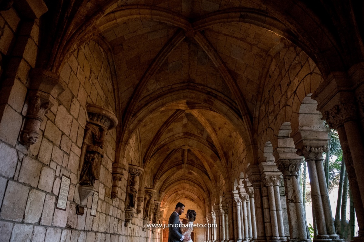 The Ancient Spanish Monastery, casamento em miami, wedding in miami, destination wedding, Bride, dress, dama da honra, daminha, sapato da noiva, sandalia da noiva, irmã da noiva, padrinhos do noivo, padrinhos, perfume da noiva, madrinhas da noiva, pai do