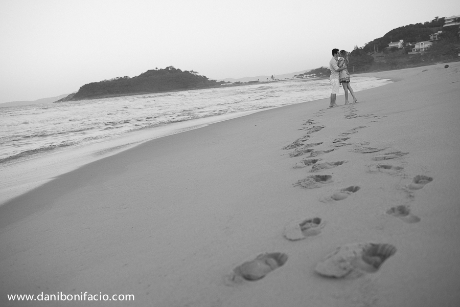 caminhando na praia