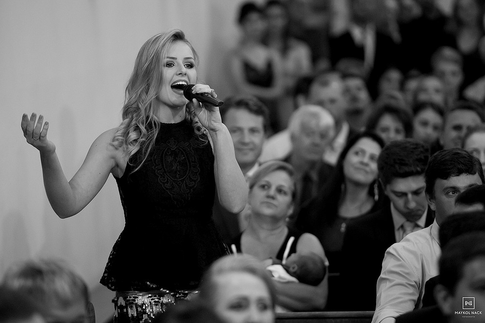 cantando no casamento
