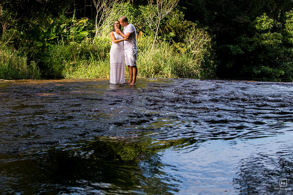 noivos na cachoeira da bunda