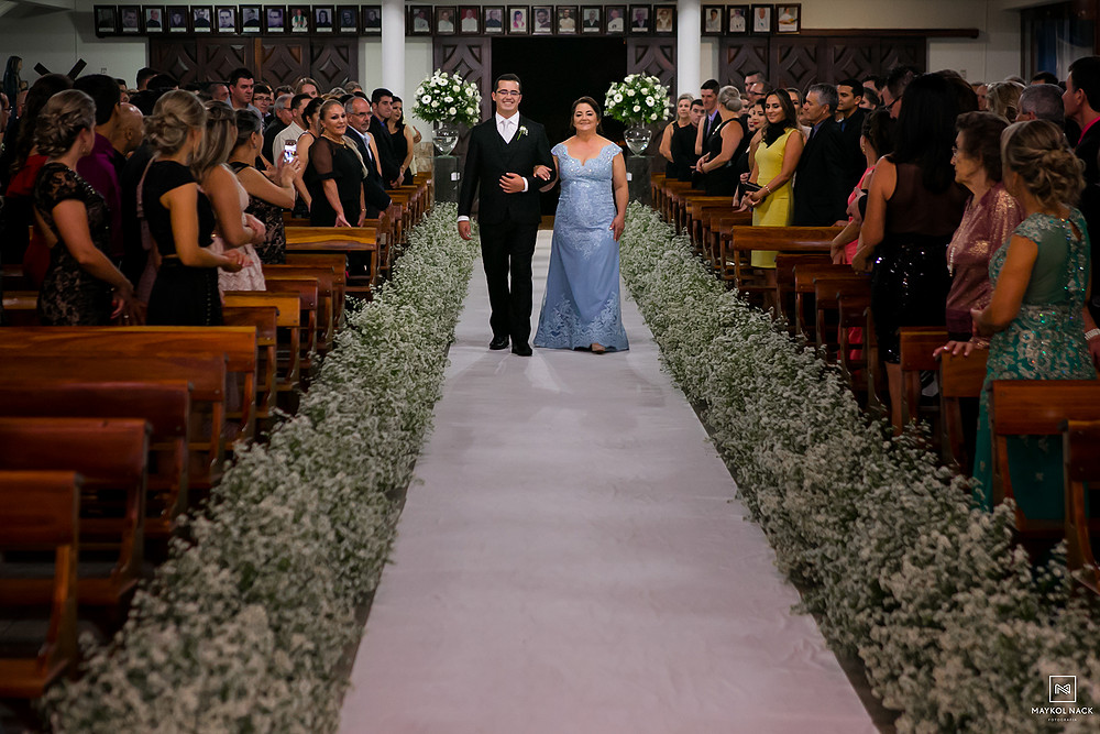 entrada do noivo em casamento