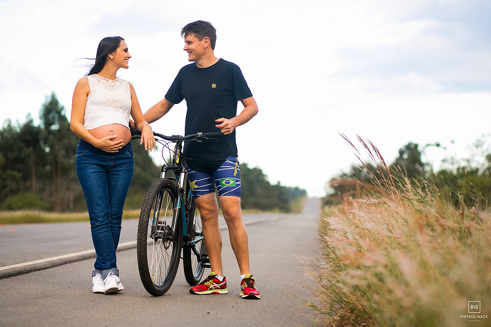 fotos de gravidez com bicicleta