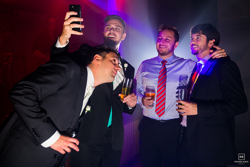 amigos de casamento