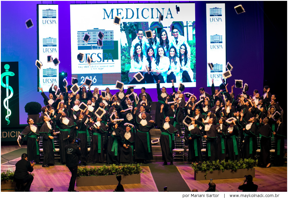 entrega de diploma medicina