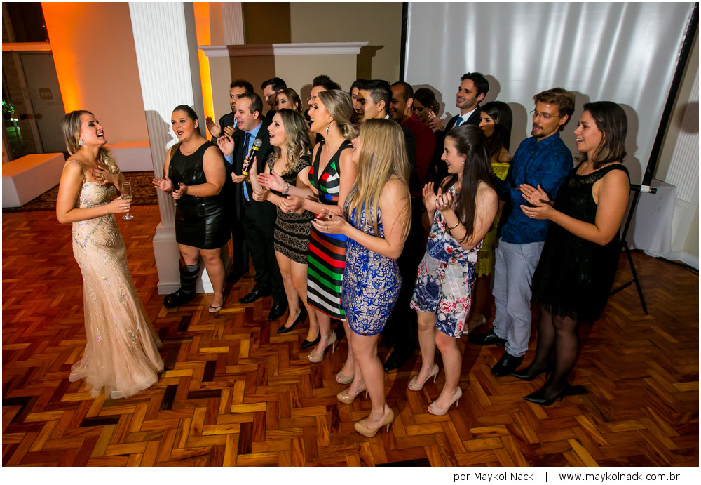festa com amigos na formatura