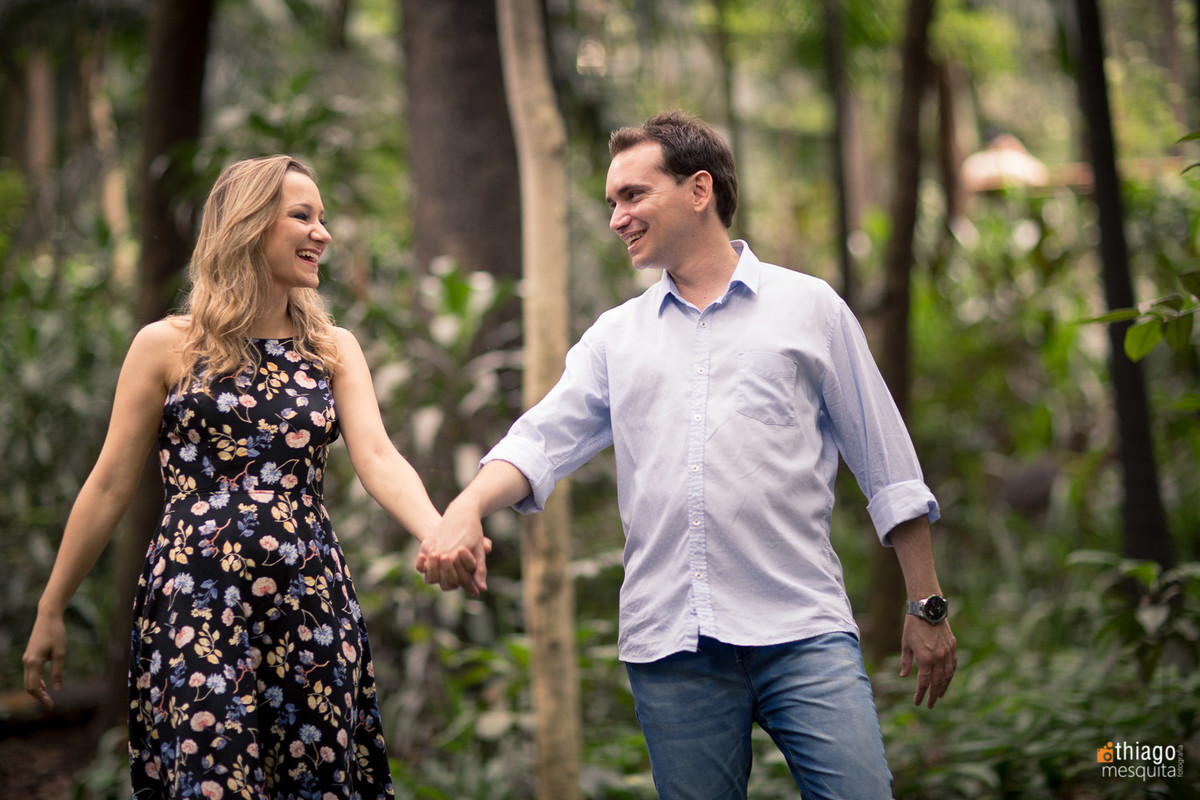 caminhada do registro de pre-casamento no parque, pelo fotografo Thiago Mesquita