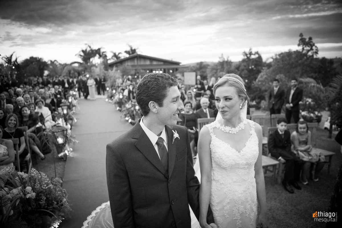 cumplicidade dos noivos na cerimônia de casamento