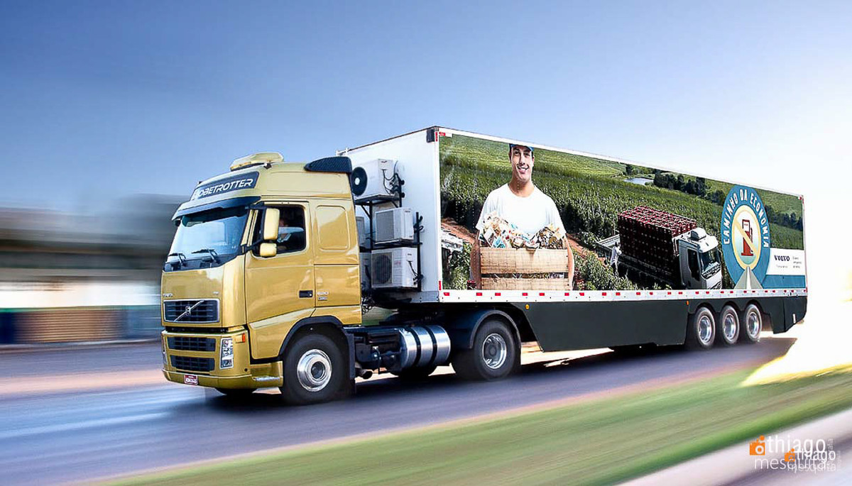 caminhao volvo amarelo