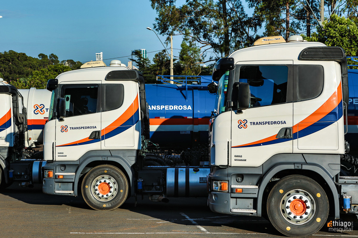 frota de caminhões de carga líquida - transpedrosa