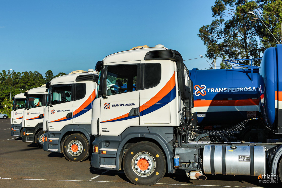 frota de caminhões de carga líquida - transpedrosa