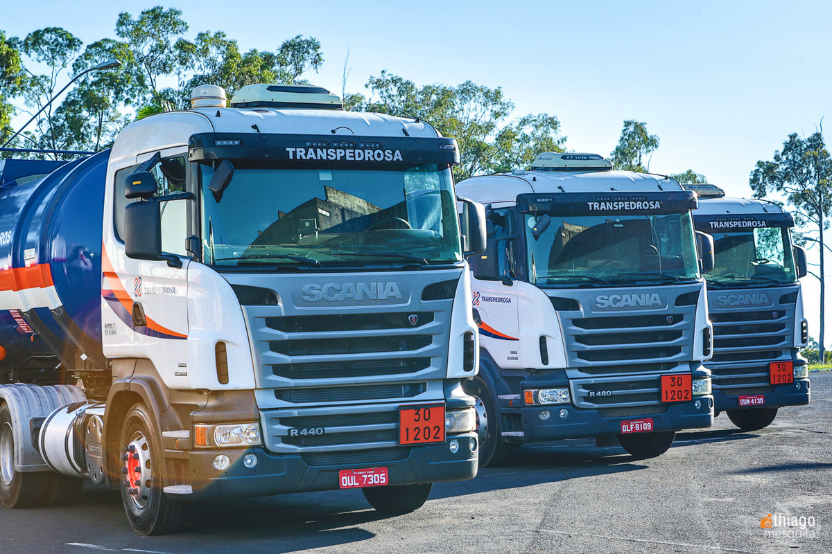 frota de caminhões de carga líquida - transpedrosa - scania