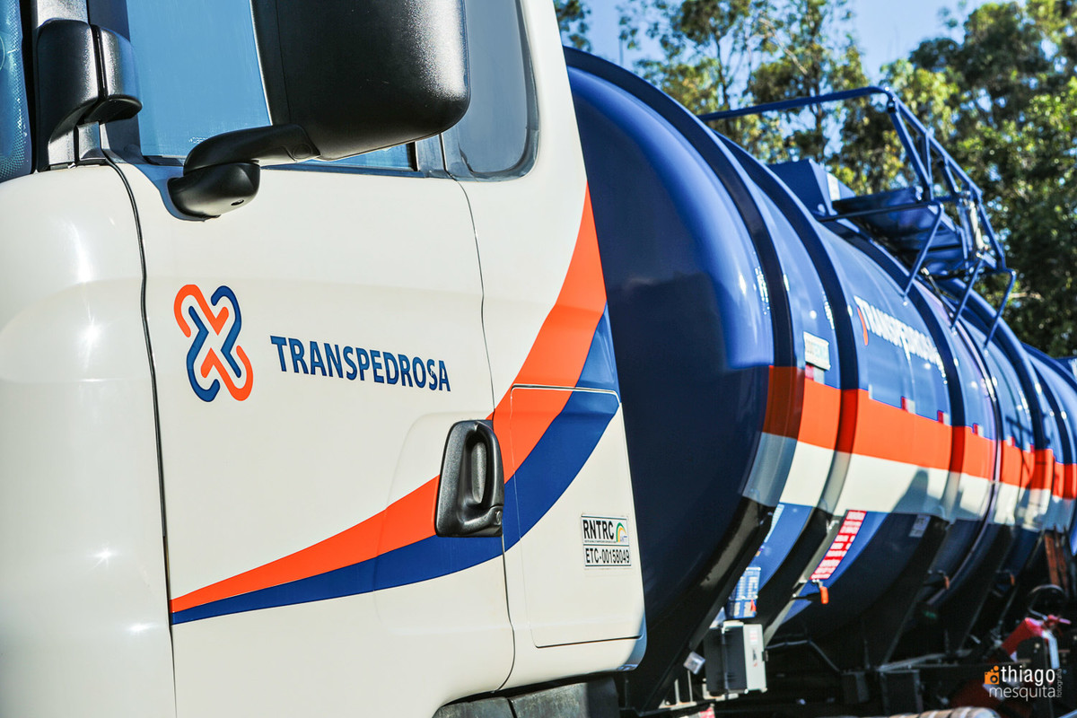 frota de caminhões de carga líquida - transpedrosa