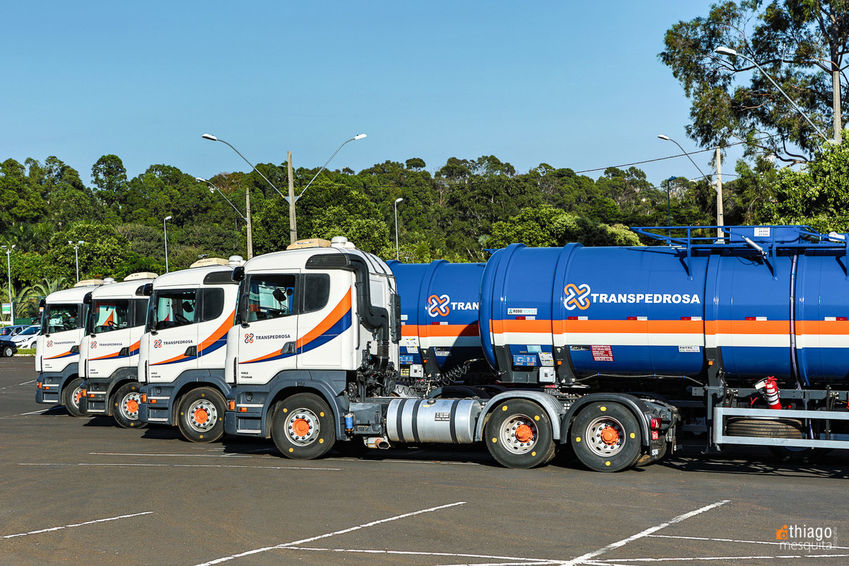 frota de caminhões de carga líquida - transpedrosa