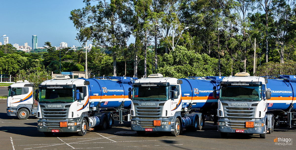 frota de caminhões de carga líquida - transpedrosa