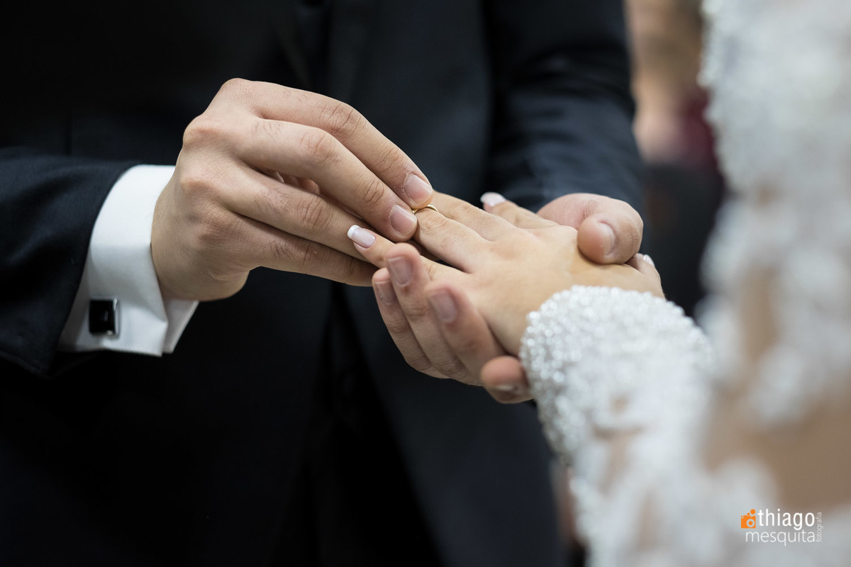 troca de alianças na cerimônia de casamento