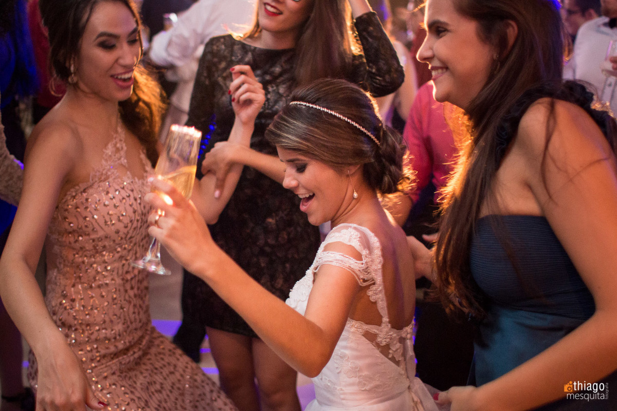 noiva dançando no casamento em Itumbiara