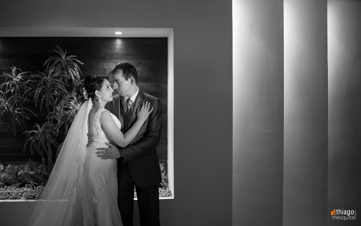 Sessão de fotos do casal logo após o casamento