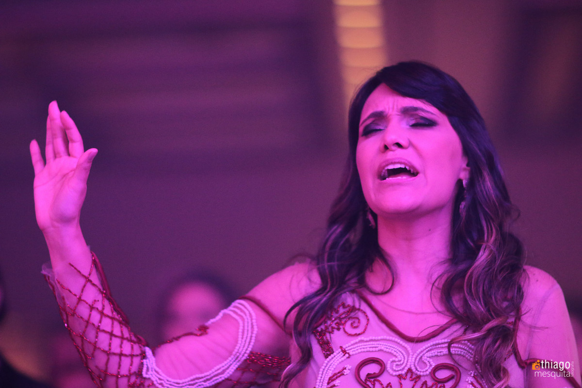 Andréia Magnino adorando