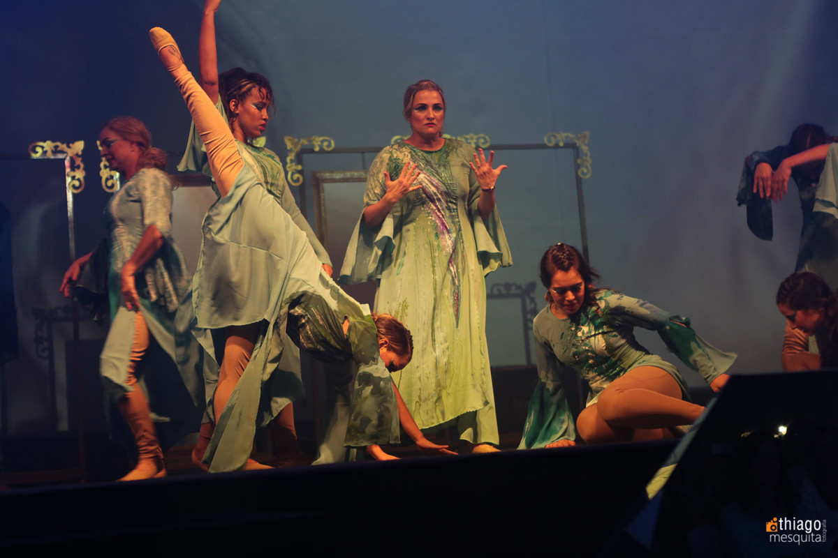 dança e teatro mulheres águias 2016
