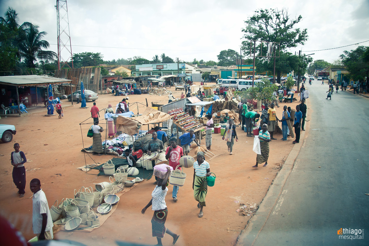 comércio nas ruas de Moçambique