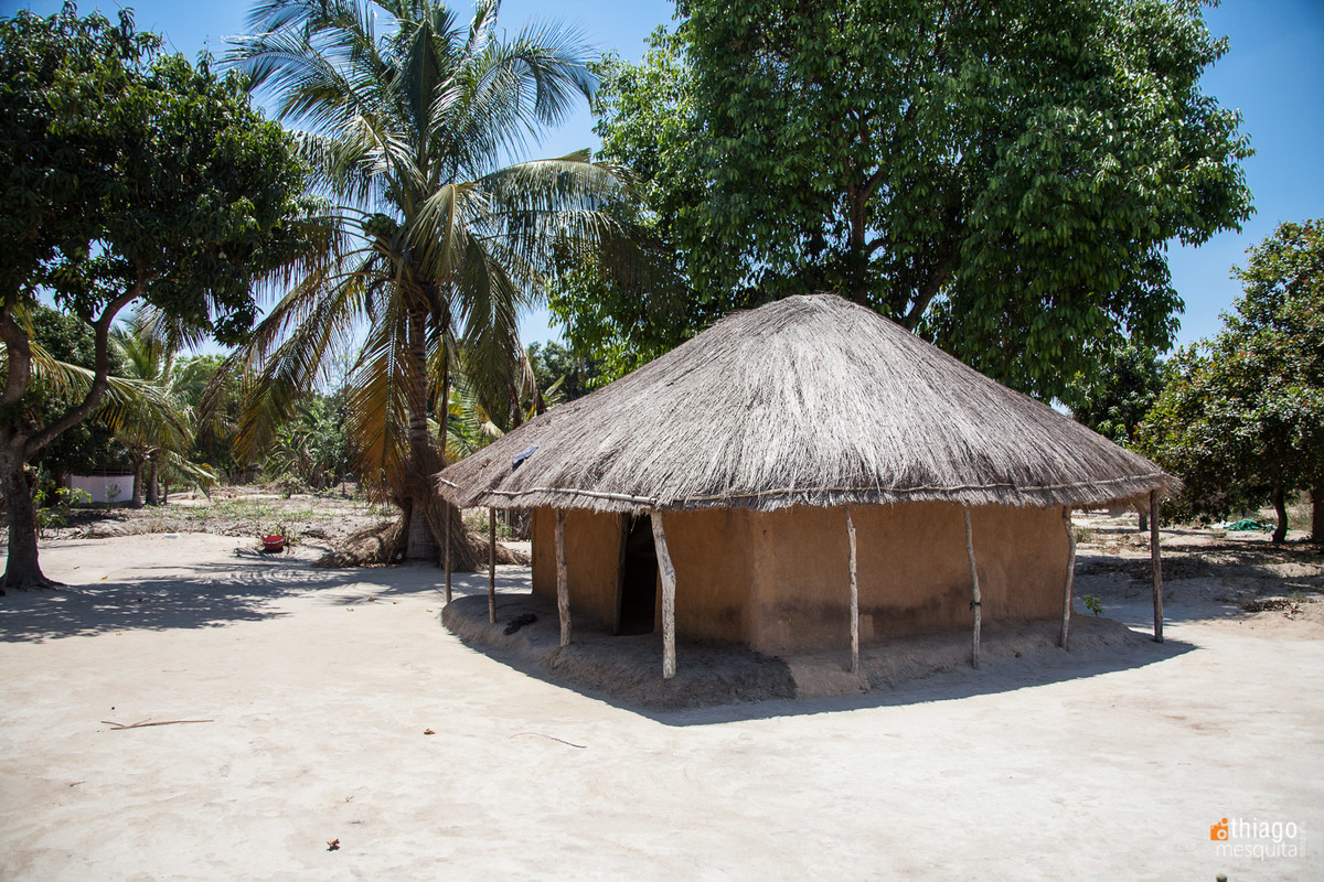 casa em aldeia africana - moçambique - dondo - ong missao africa