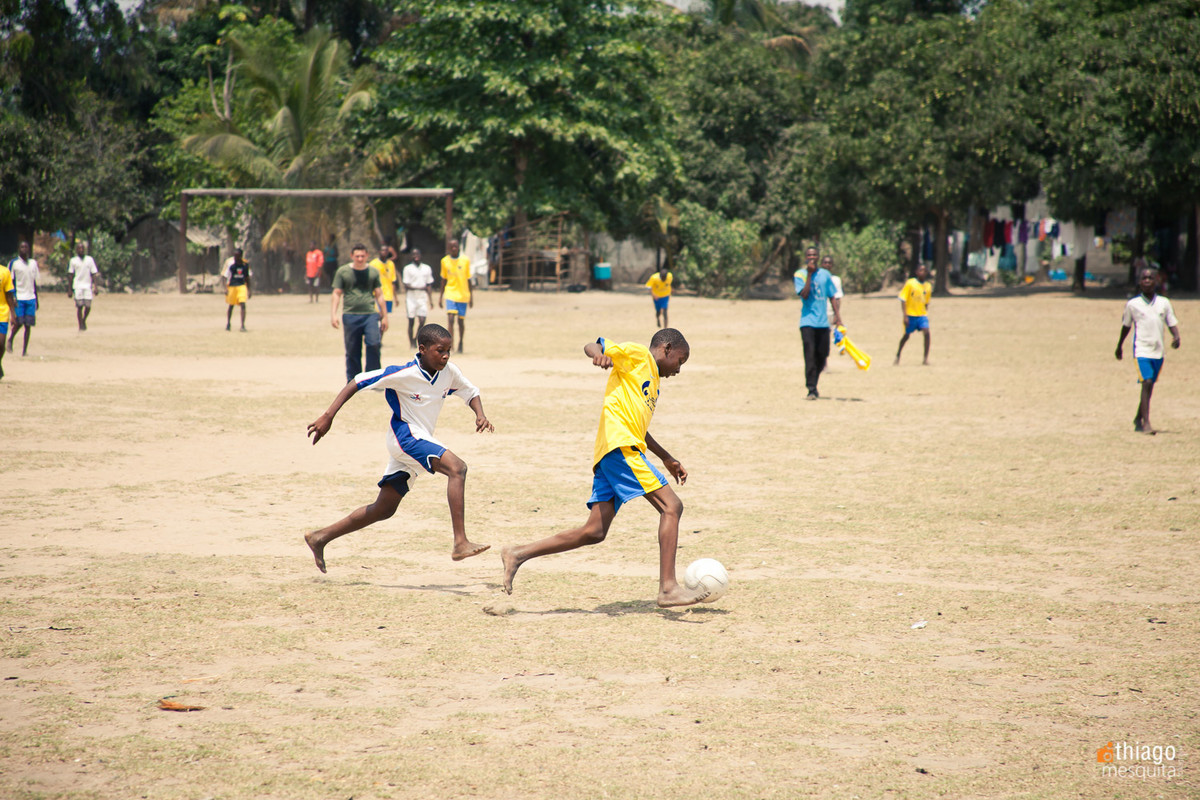 projeto cultural esportivo com futebol na áfrica em dondo - pela missão áfrica ong