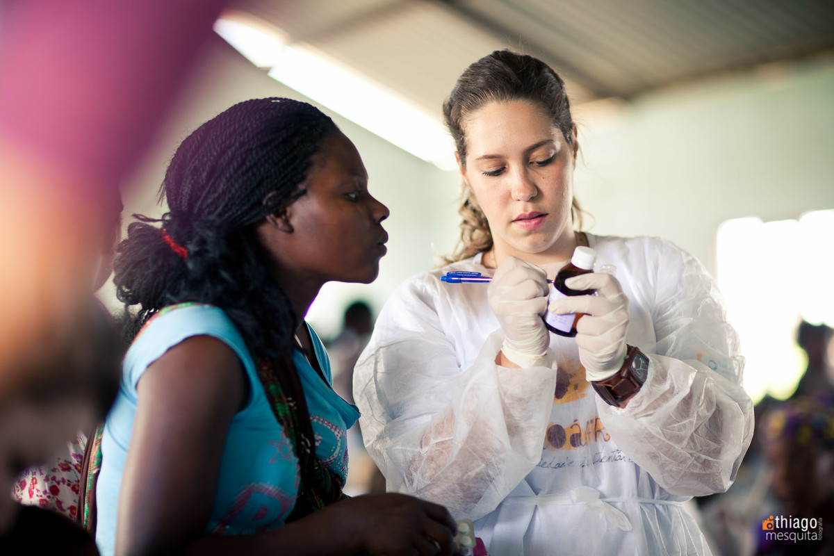 atendimento médico em moçambique dondo pela ong missão áfrica - prescrição médica