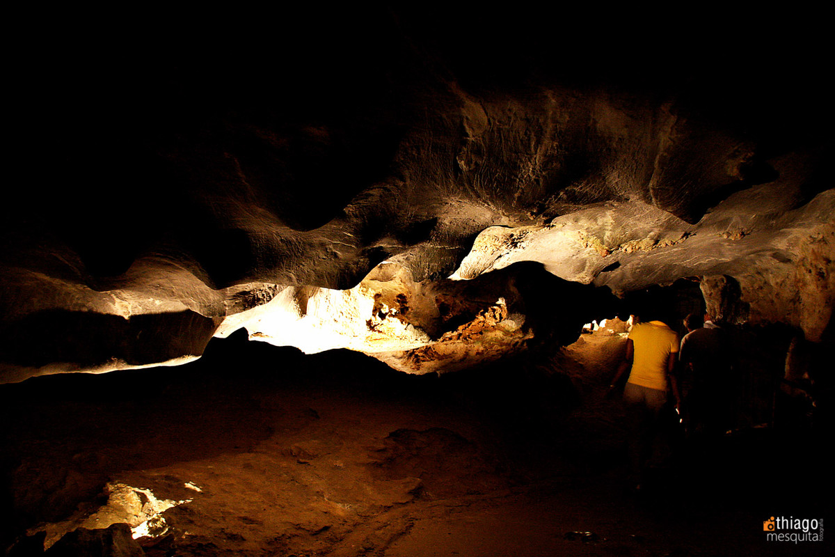 estalactites e estalagmites e gruta na áfrica do sul