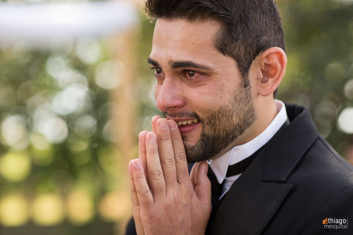 frank noivo chorando ao ver a noiva