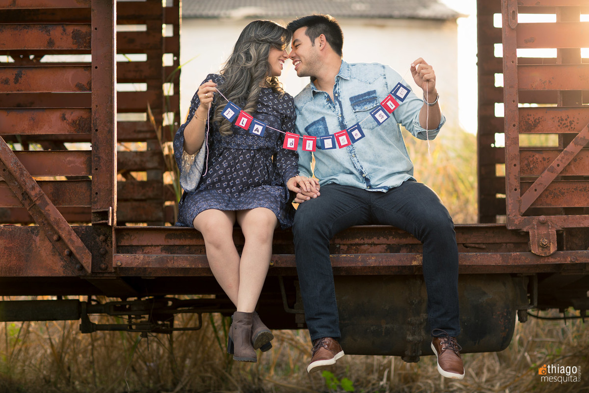 prewedding pre casamento em araguari - thiago mesquita fotografia - trilhos ferrovia trem de ferro