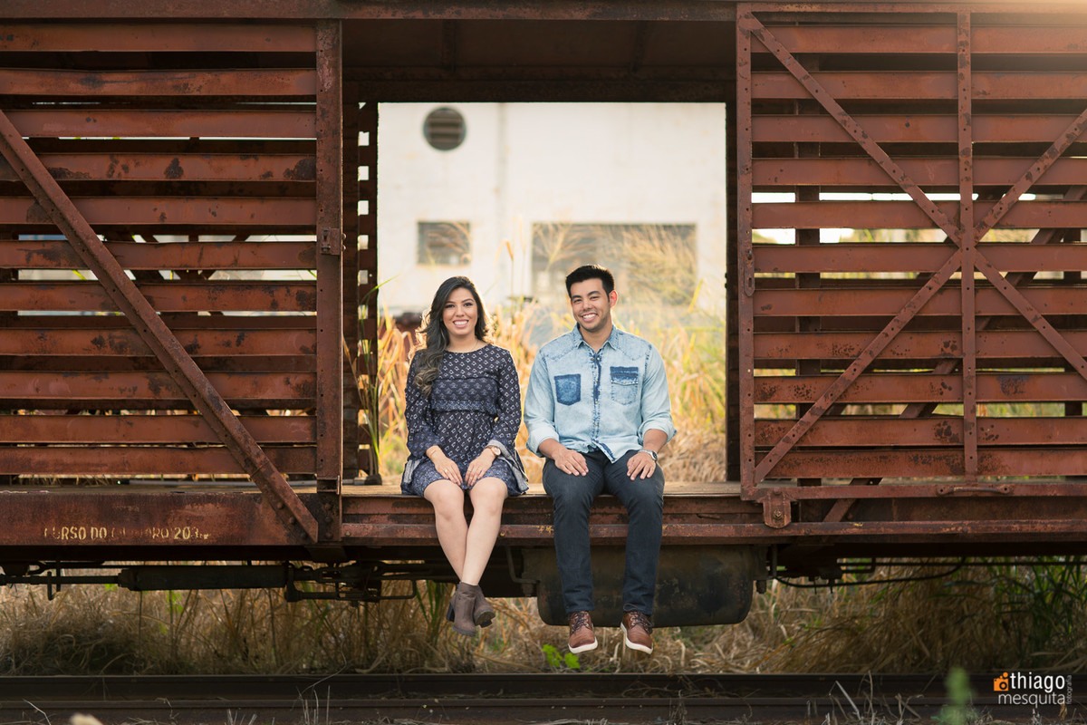 prewedding pre casamento em araguari - thiago mesquita fotografia - trilhos ferrovia trem de ferro