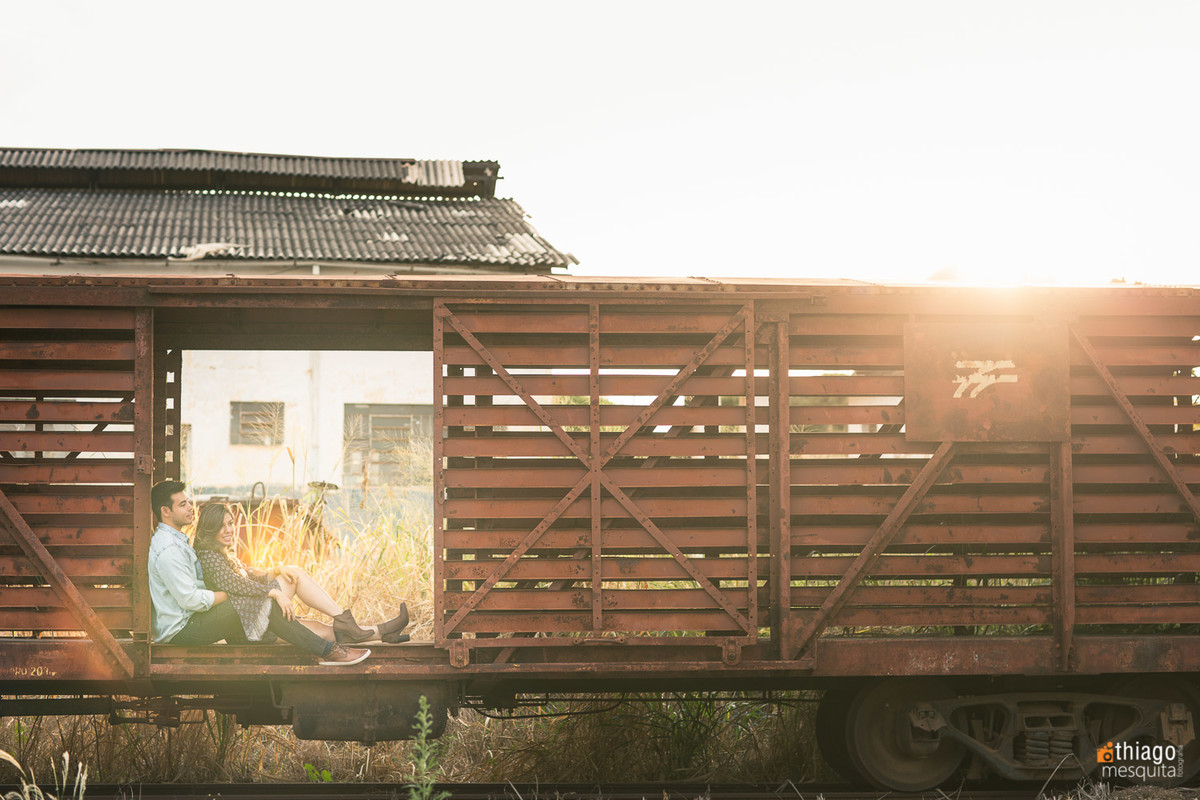 prewedding pre casamento em araguari - thiago mesquita fotografia - trilhos ferrovia trem de ferro