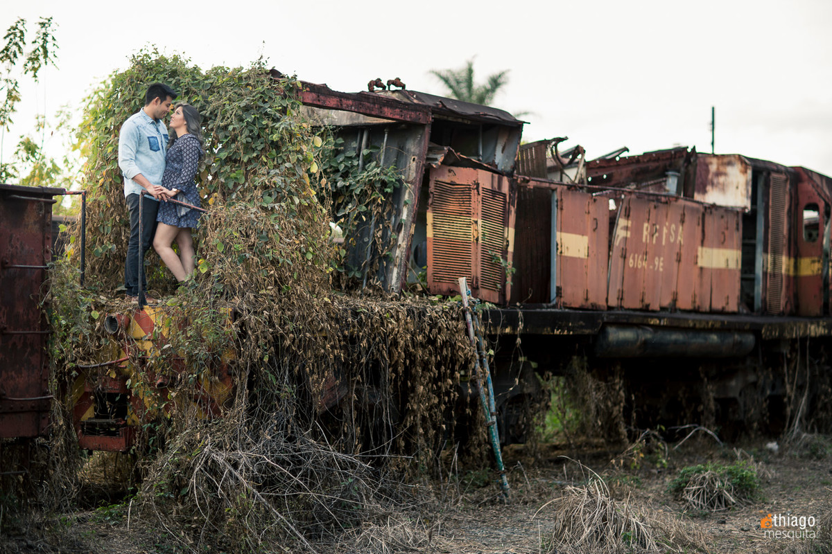 prewedding pre casamento em araguari - thiago mesquita fotografia - trilhos ferrovia trem de ferro