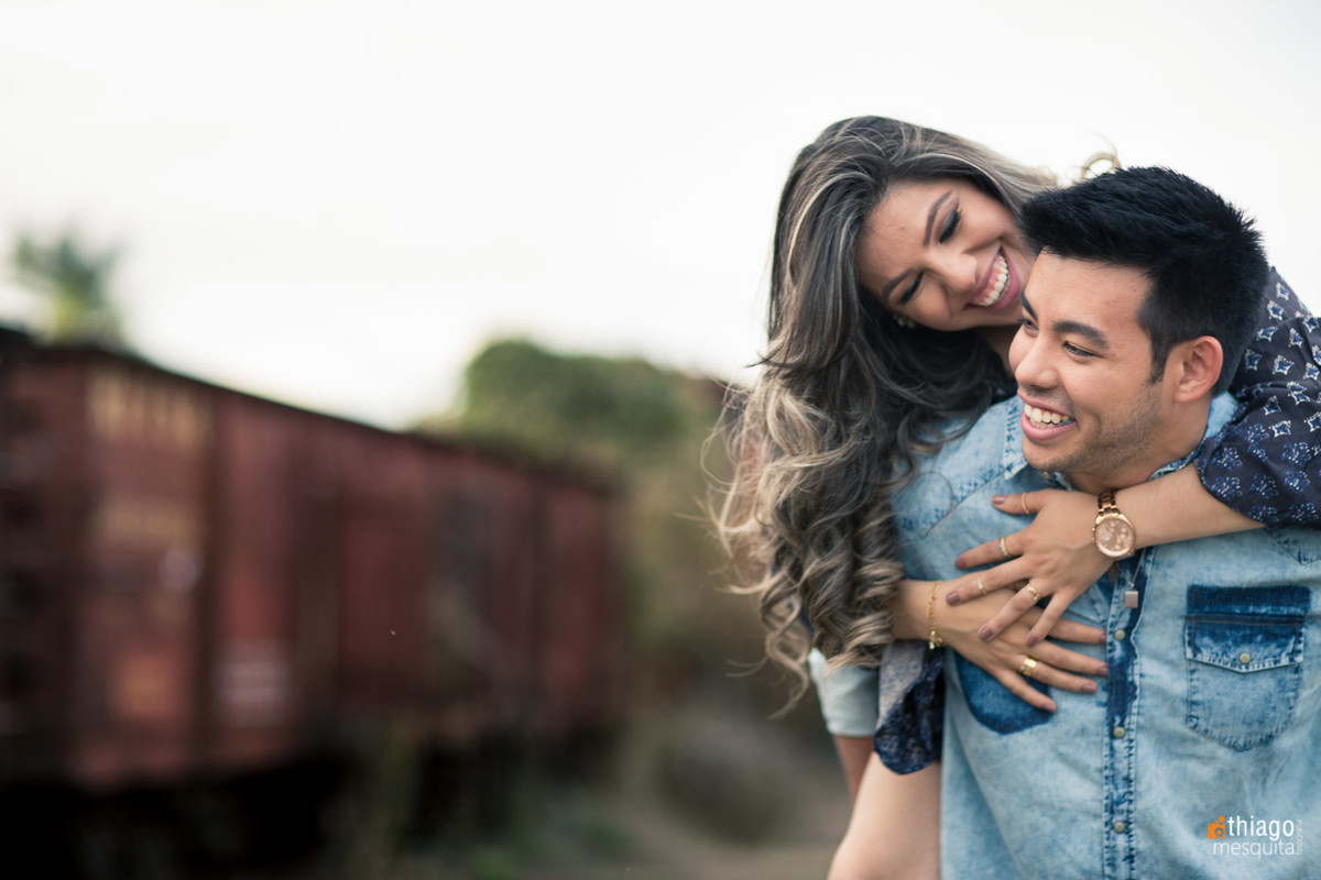 prewedding pre casamento em araguari - thiago mesquita fotografia - trilhos ferrovia trem de ferro
