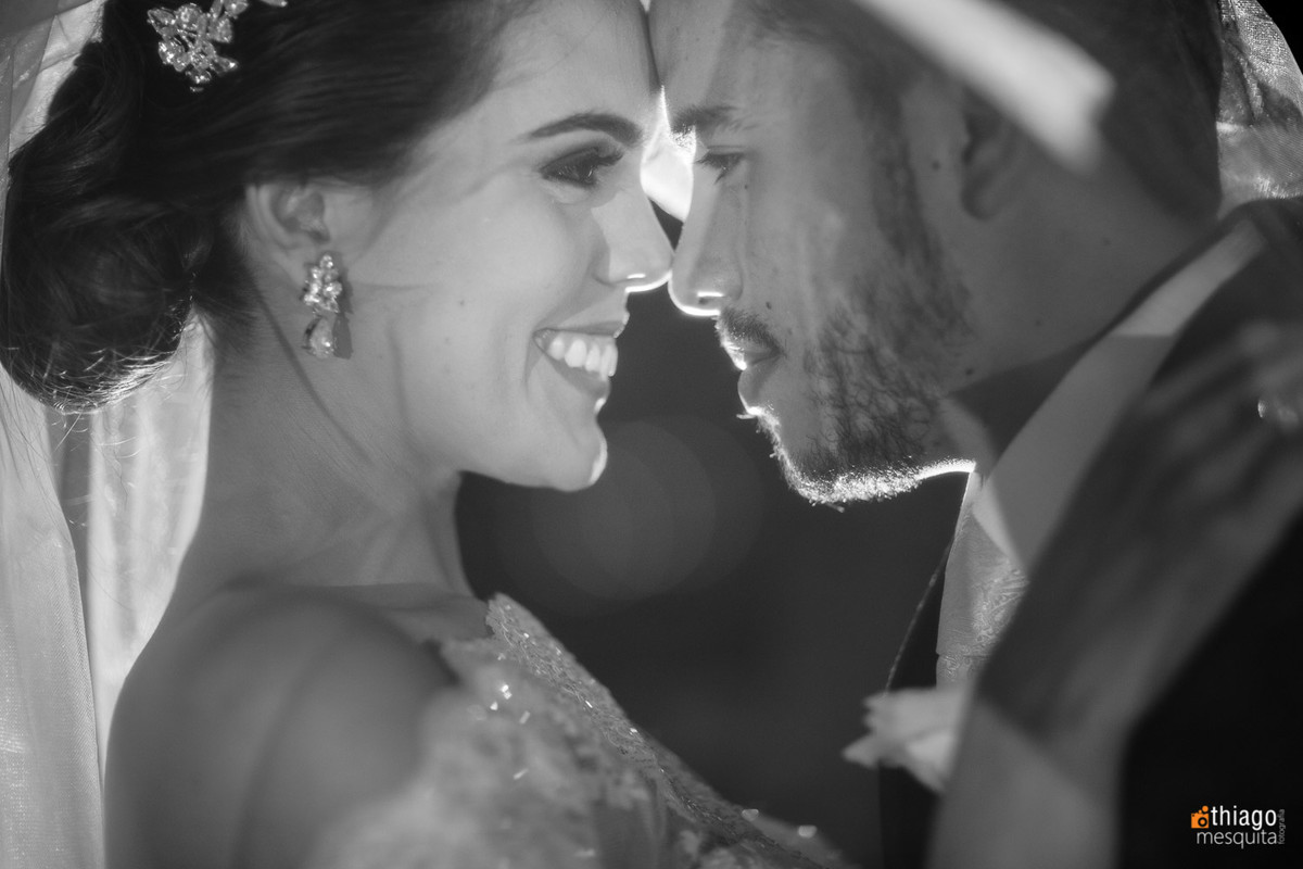 noivos embaixo do véu, fotografo Thiago Mesquita