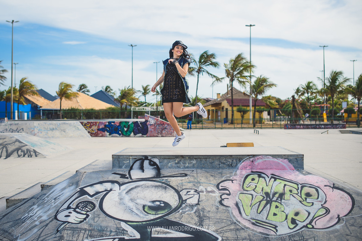 Pulando na pista de skate da orla Aracaju