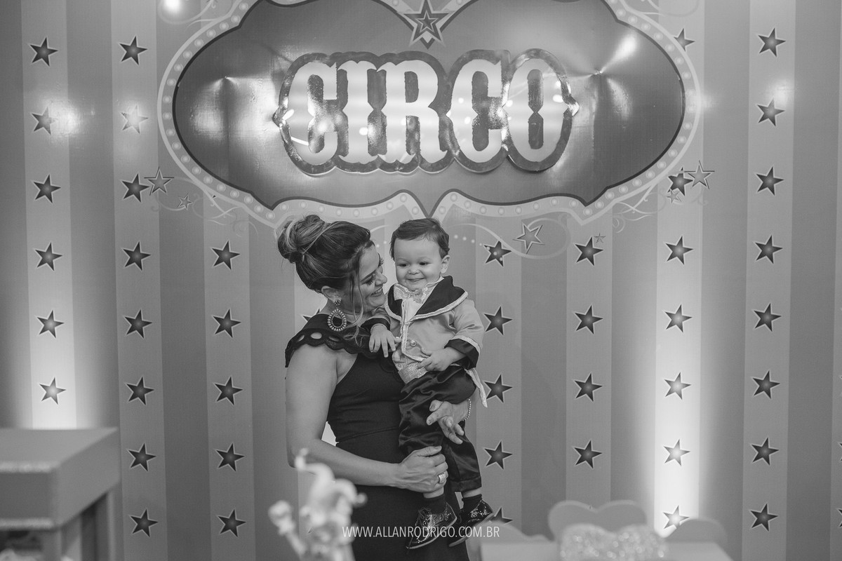 felipe sorrindo no circo