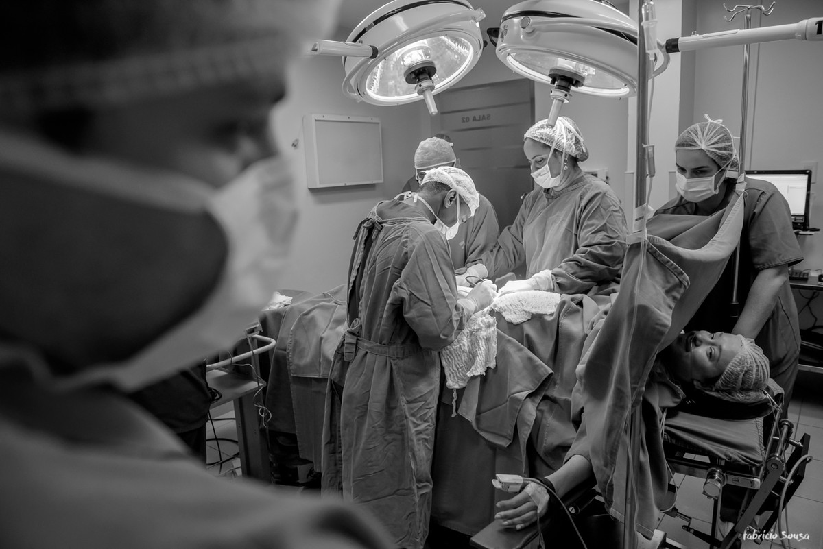 começo da cirurgia de parto na maternidade saúde da criança em Belém