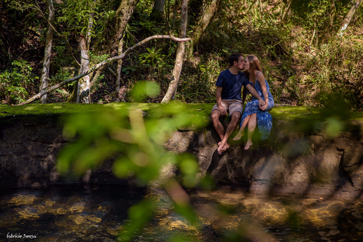 beijo chameguento na cachoeira em cima do musgo Vargem Grande Florianopolis - cachoeira