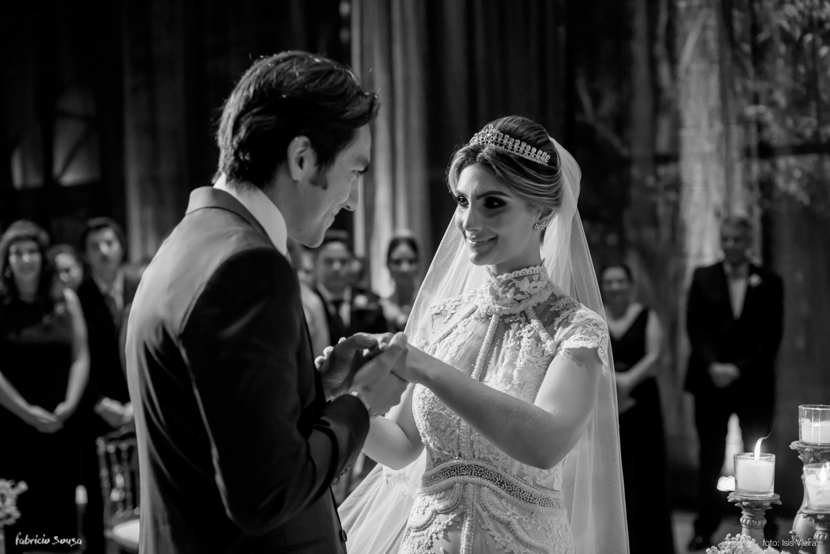 o beijo na aliança de casado
