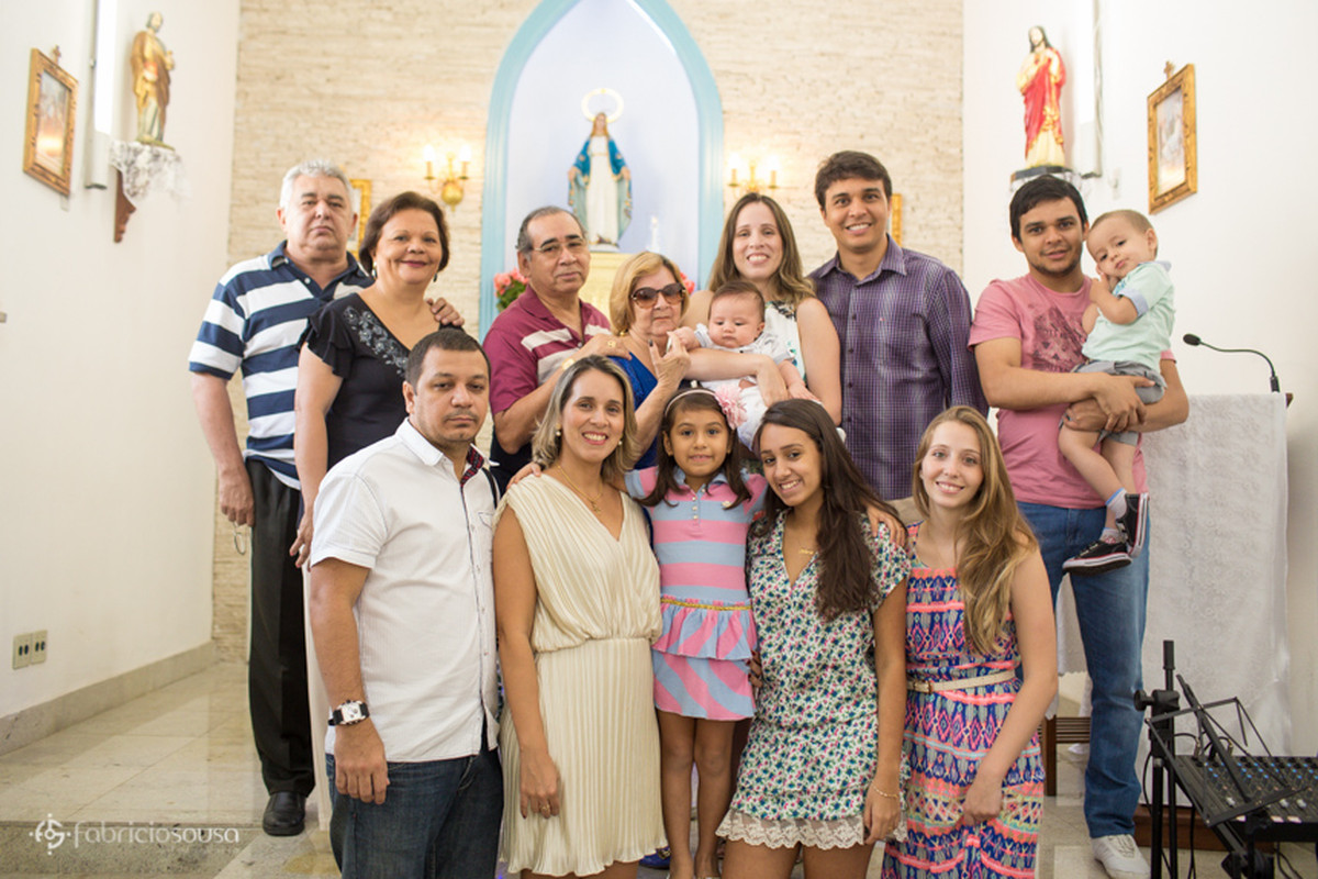 Retrato dos familiares presentes no batizado do pequeno Heitor