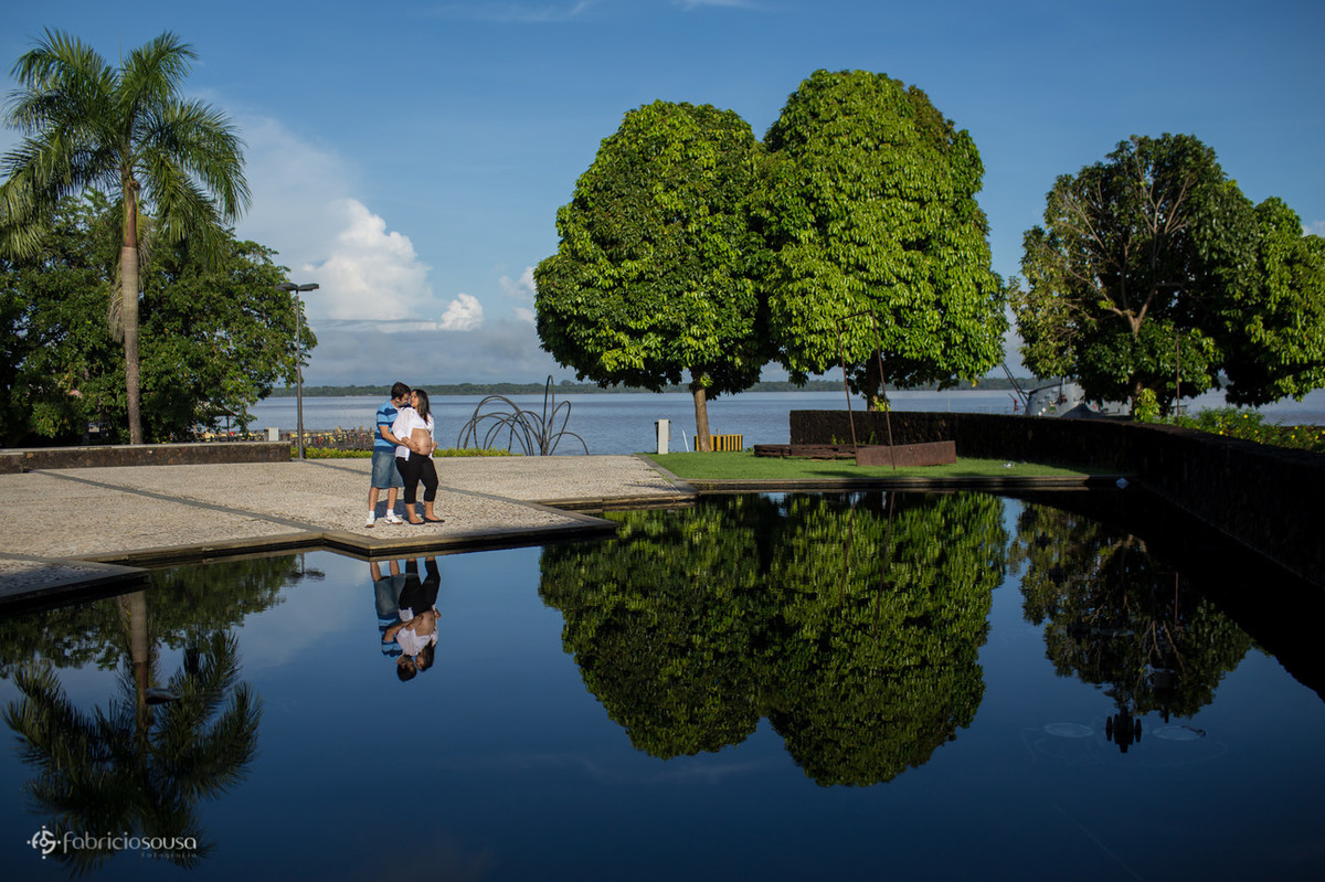 reflexo do casal no lago da casa das onze janelas