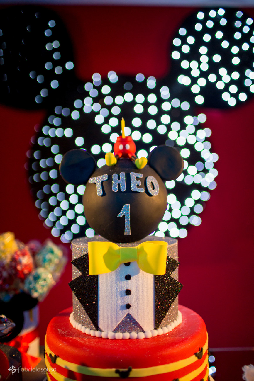 Topo do bolo com o tema do Mickey
