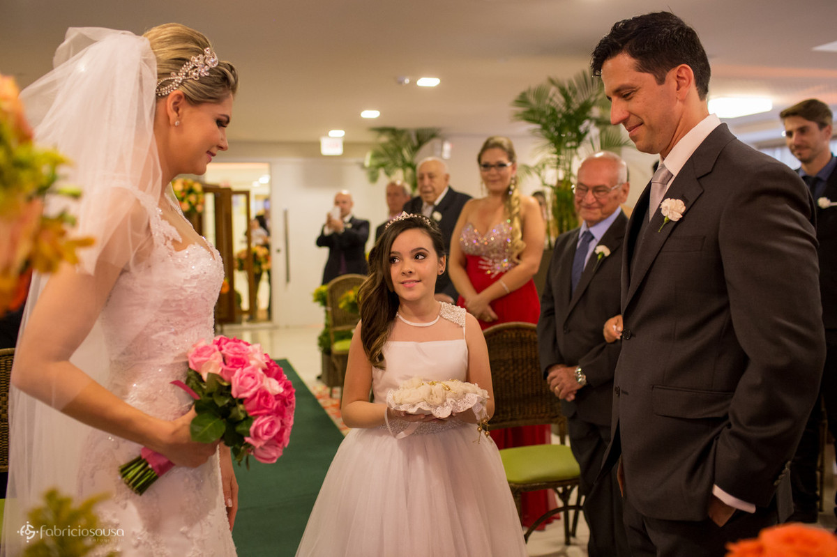 daminha entrando com alianças