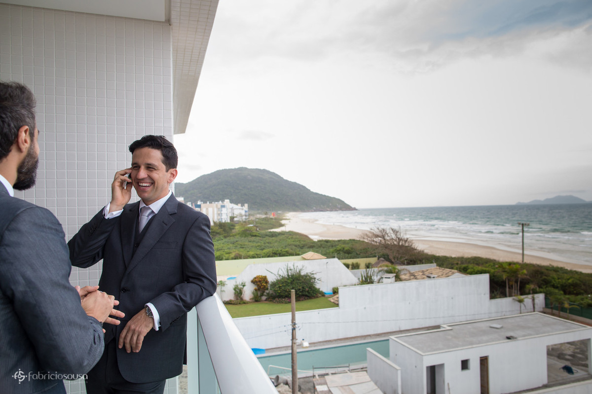 noivo Eneu na beira da Praia dos Ingleses no hotel Acquamar