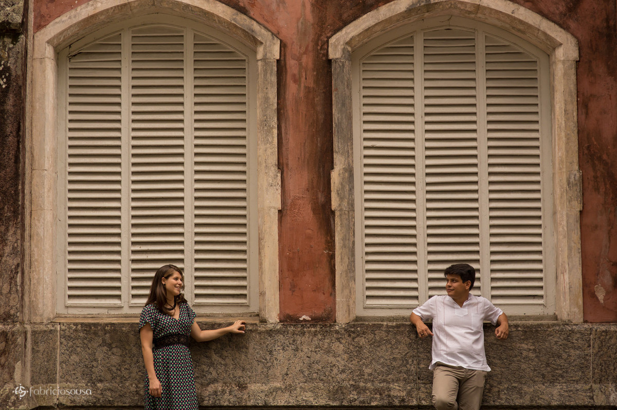 casal na janela - fotografo no rio de janeiro