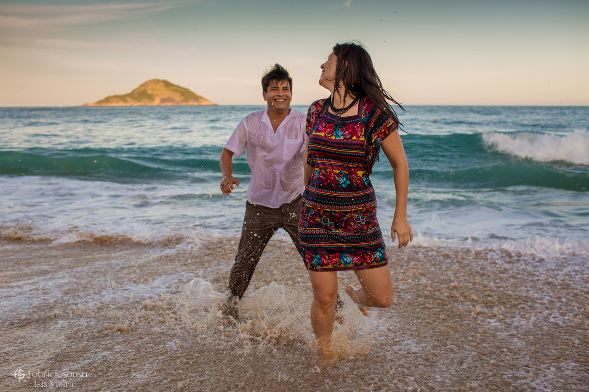 ensaio pre-casamento Gláucia e Felipe no Rio de Janeiro na Prainha e em Grumari